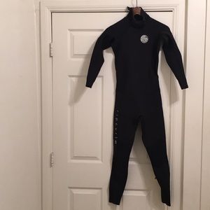 Rip Curl Wet suit Sz.6💕🏄‍♀️🏄‍♀️ 3/2☀️Offer me!